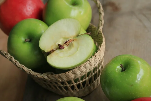 Fruta verde manzana fresca —  Fotos de Stock