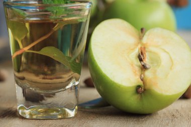 elma grren suları ile