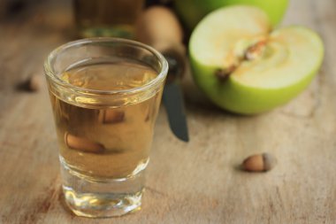 elma grren suları ile