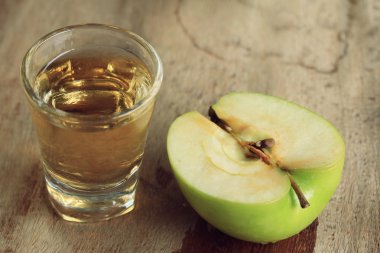 elma grren suları ile