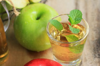 elma grren suları ile