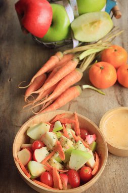 salata taze elma meyve 