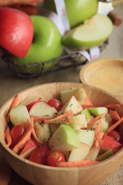 salata taze elma meyve 