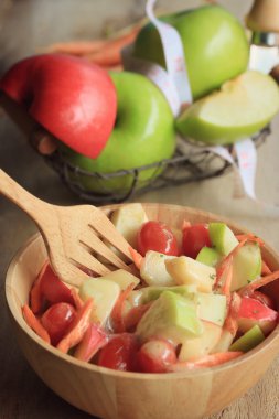 salata taze elma meyve 