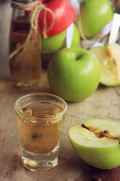 elma grren suları ile