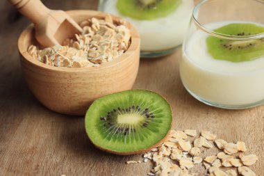 yoğurt güler yüzlü taze kivi