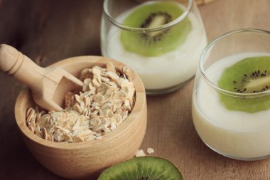 yoğurt güler yüzlü taze kivi