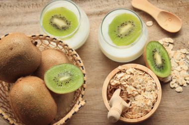 yoğurt güler yüzlü taze kivi