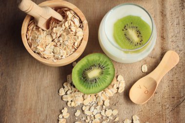 yoğurt güler yüzlü taze kivi