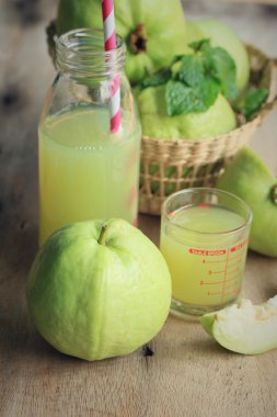 taze guava meyve suyu