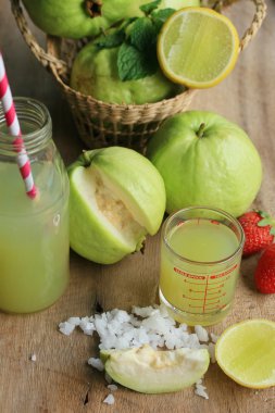 taze guava meyve suyu