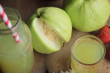 taze guava meyve suyu