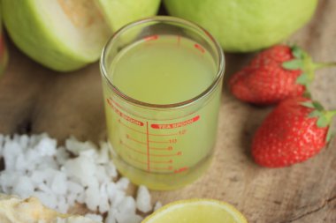 taze guava meyve suyu