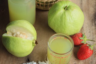 taze guava meyve suyu