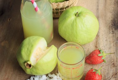 taze guava meyve suyu