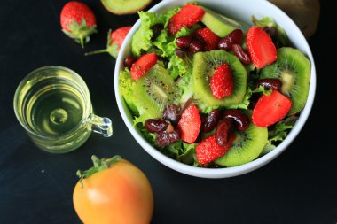 salata karışımı taze meyve