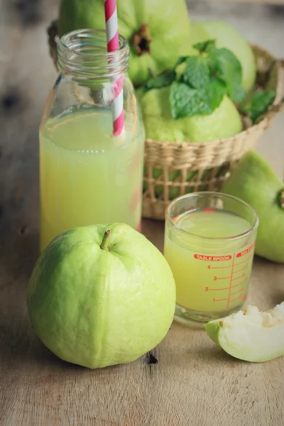 taze guava meyve suyu