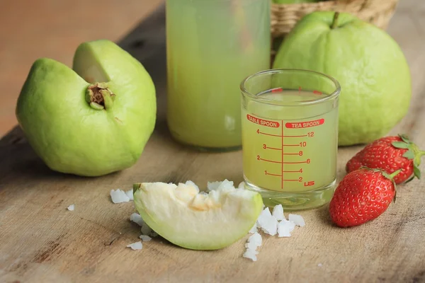 taze guava meyve suyu