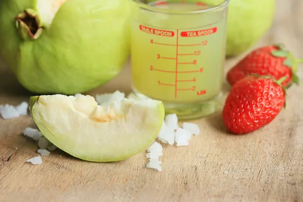 taze guava meyve suyu