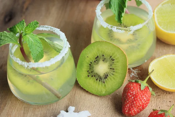 Kiwi cocktail au sel — Photo