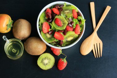 salata karışımı taze meyve