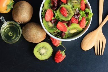 salata karışımı taze meyve