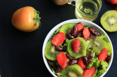 salata karışımı taze meyve