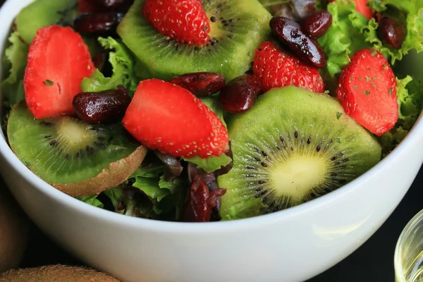 Salatmischung frisches Obst — Stockfoto