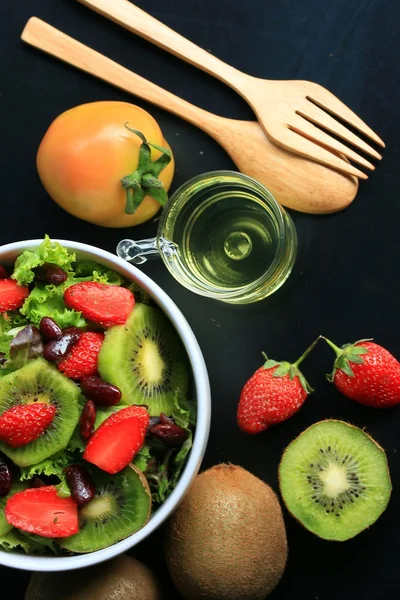 Salatmischung frisches Obst — Stockfoto