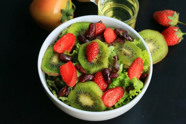 Salatmischung frisches Obst — Stockfoto