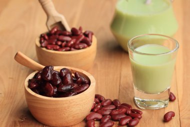 soya sütü kırmızı fasulye