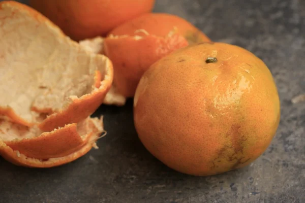 Fruit and citrus peel