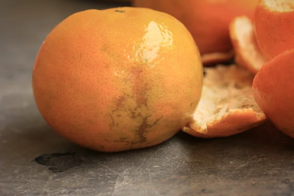 Fruit and citrus peel