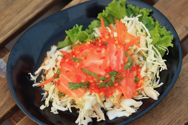 Lezzetli baharatlı somon salata — Stok fotoğraf