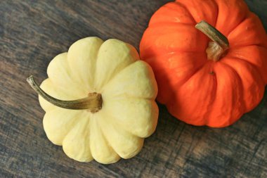 Süslü balkabağı beyaz ve turuncu