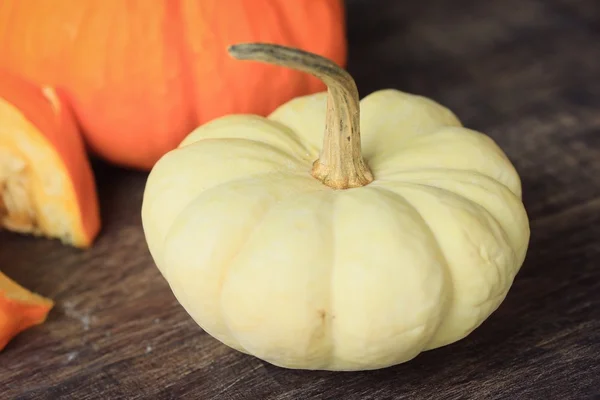 Zucche fantasia bianco e arancione — Foto Stock