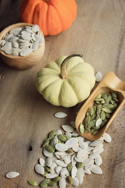 Calabaza seca semillas de lujo —  Fotos de Stock