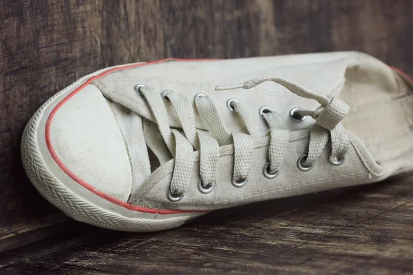 白色运动鞋和袜子 — 图库照片