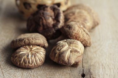 yığın shiitake mantar kurutulmuş