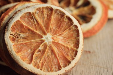 Bir yığın portakal kurutulmuş