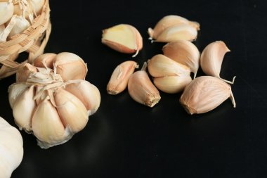 yığın beyaz sarımsak ile