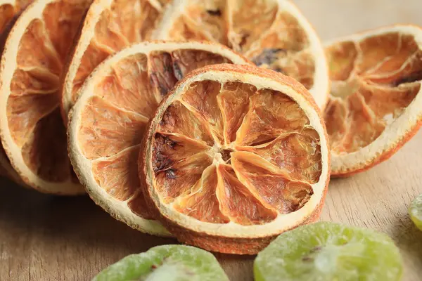 Kiwi seco con naranja — Foto de Stock
