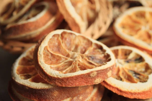 Una pila de naranjas secas — Foto de Stock