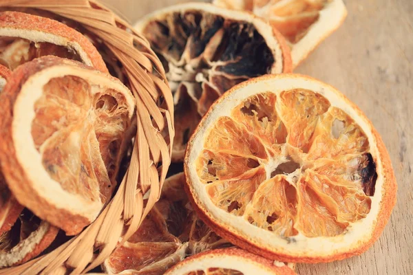 Una pila de naranjas secas — Foto de Stock