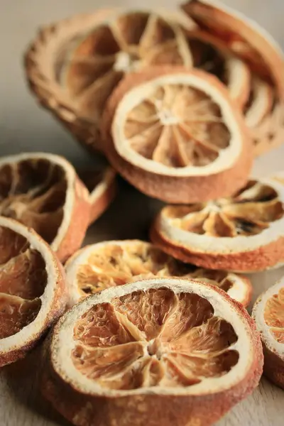 Una pila de naranjas secas —  Fotos de Stock