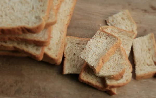 Slice whole wheat bread — Stock Photo, Image