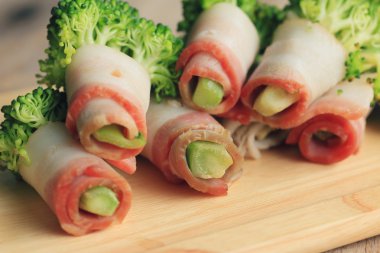 Pastırma sebze brokoli sarılmış