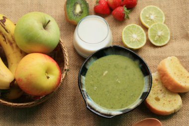 Kahvaltı ile ıspanak çorbası