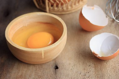 yumurta sarısı ve taze