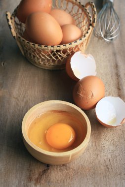 yumurta sarısı ve taze